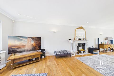 4 bedroom detached house for sale, Woodmansterne lane, South Wallington