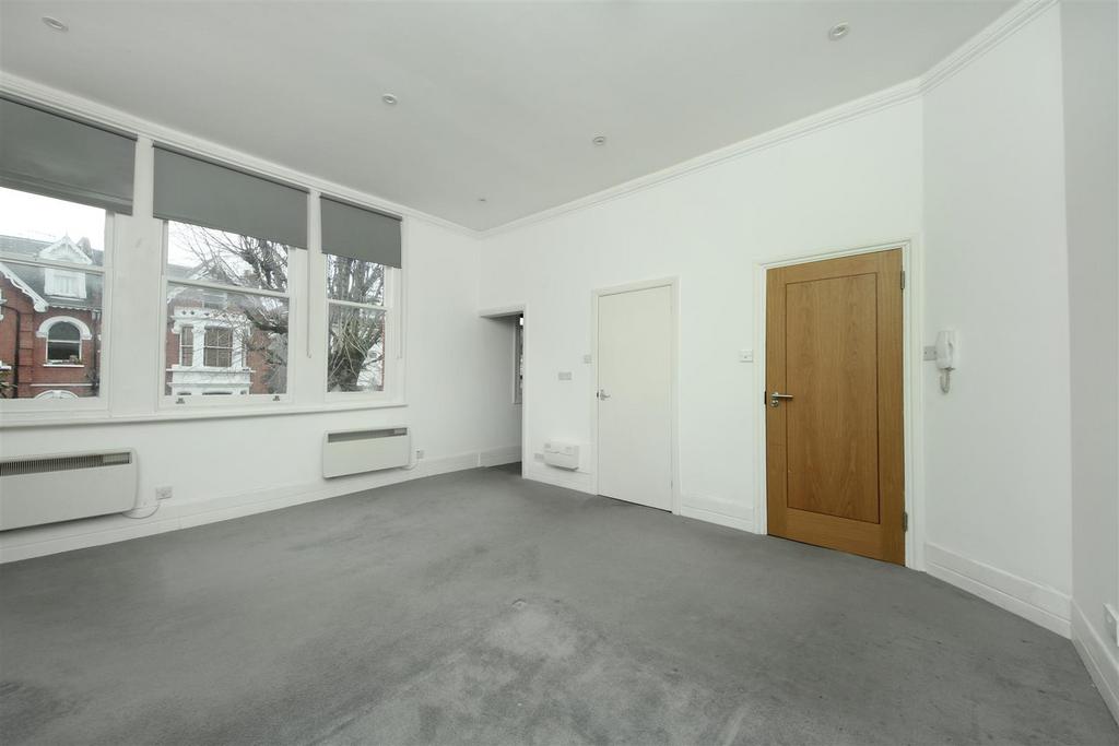 Apartment in London - View 2