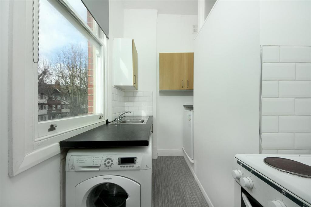 Apartment in London - View 5