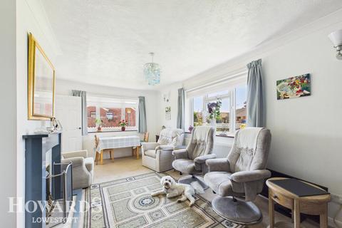 3 bedroom detached bungalow for sale, Kilbourn Road, Pakefield