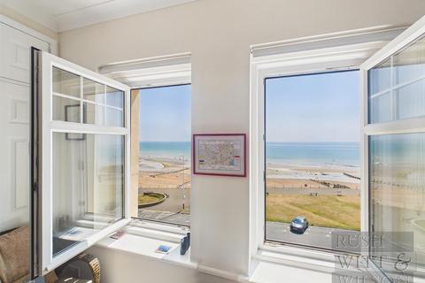 1 bedroom flat for sale, De La Warr Parade, Bexhill-On-Sea