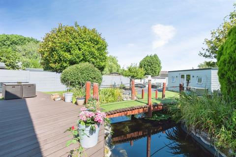 5 bedroom detached house for sale, Christchurch Road, West Parley, Ferndown