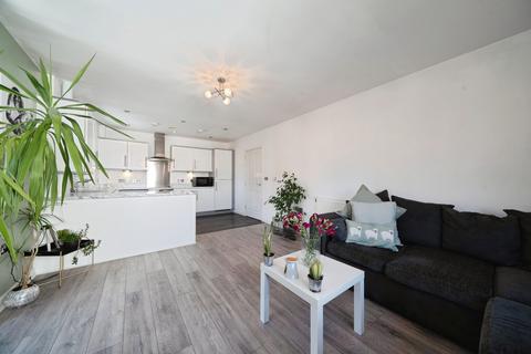 2 bedroom flat for sale, Strawberry Fields, Addlestone, Surrey, KT15