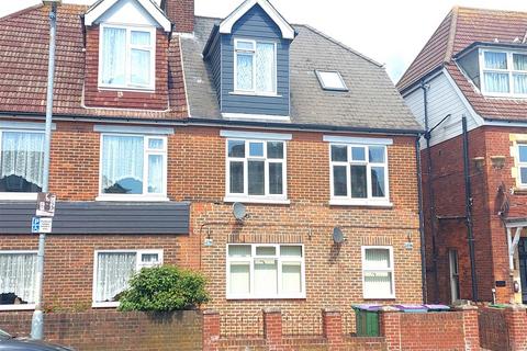 2 bedroom flat to rent, Flat 3, 270 Cheriton Road, Folkestone