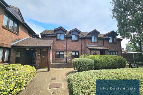 1 bedroom flat for sale, Vicarage Farm Road, Hounslow, TW5