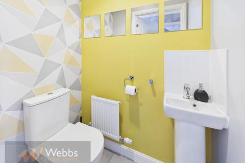 3 bedroom end of terrace house to rent, Buckmaster Way, Rugeley WS15