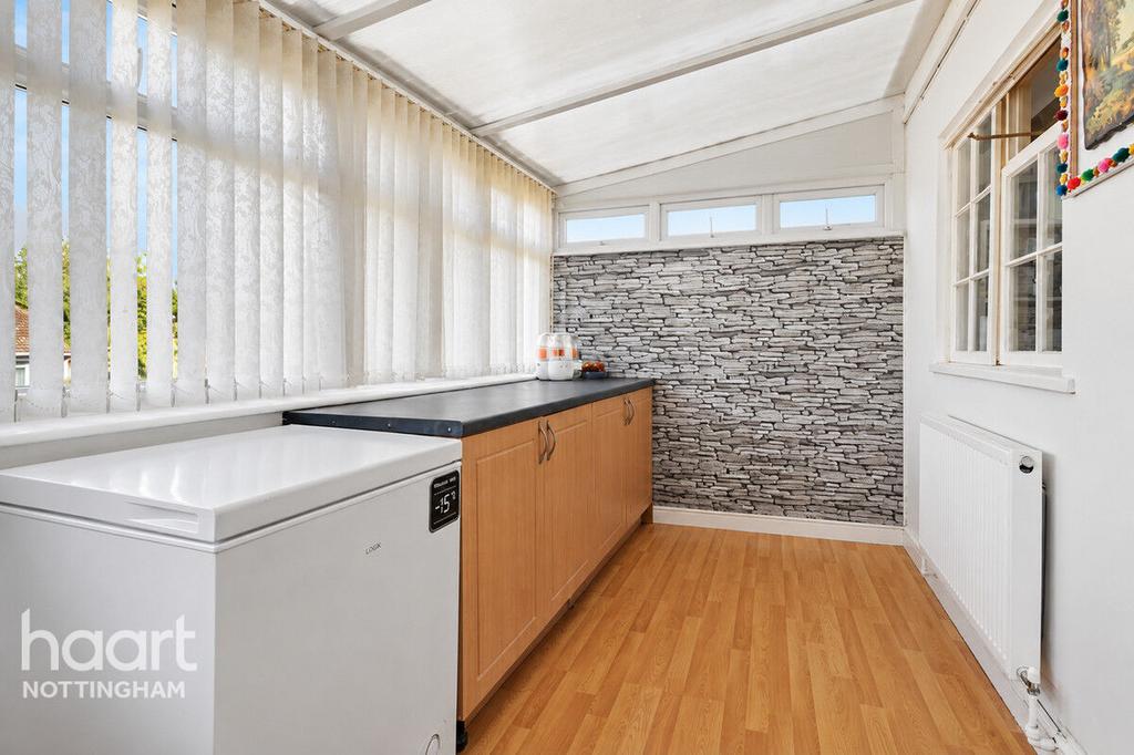 House in Gedling, Nottinghamshire - More