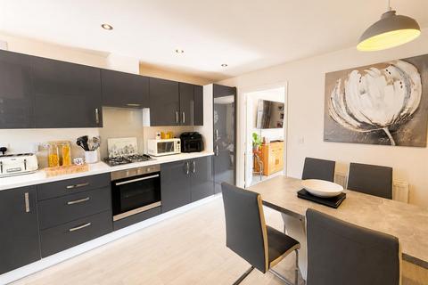 3 bedroom townhouse to rent, Piggott Avenue, Gedling, Nottingham