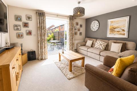 3 bedroom townhouse to rent, Piggott Avenue, Gedling, Nottingham