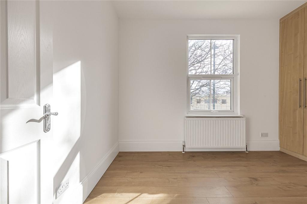 Apartment in Twickenham - View 4