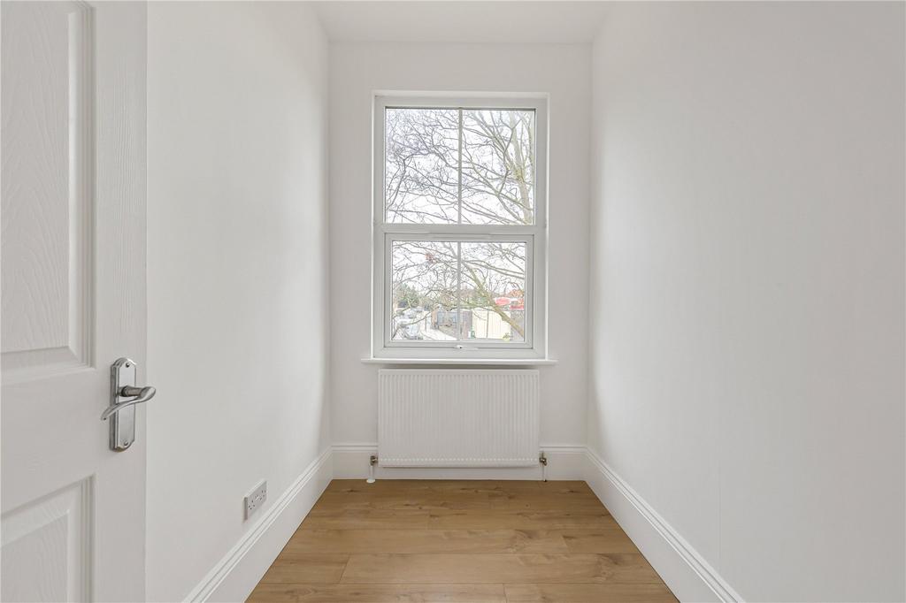 Apartment in Twickenham - View 5