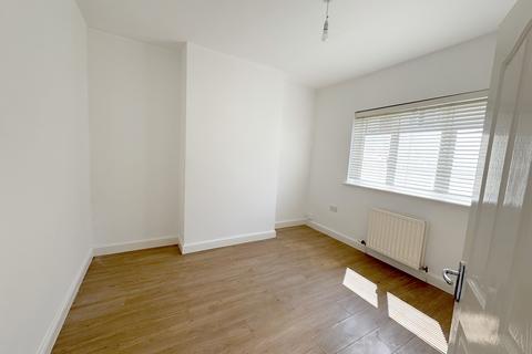 3 bedroom terraced house to rent, Hythe Road, Swindon SN1