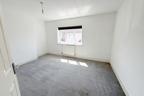 3 bedroom terraced house to rent, Hythe Road, Swindon SN1