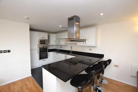 2 bedroom flat to rent, Lloyd Street, Altrincham, Greater Manchester, WA14