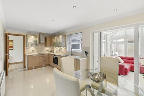 4 bedroom bungalow for sale, Murieston Vale, Livingston