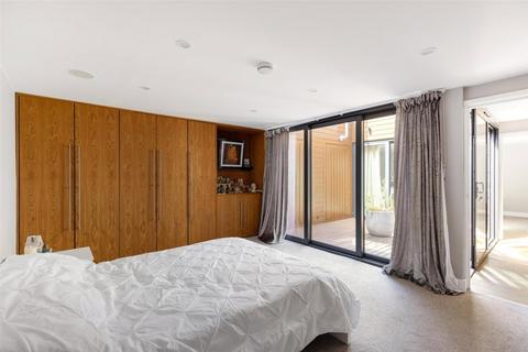 undefined, Ellerslie Road, London, W12