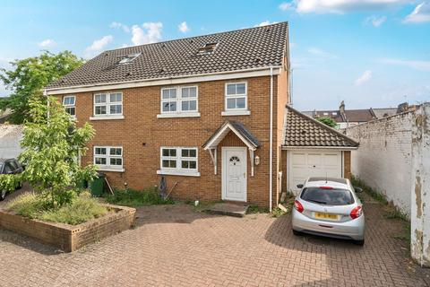 4 bedroom semi-detached house for sale, Felltram Mews, London