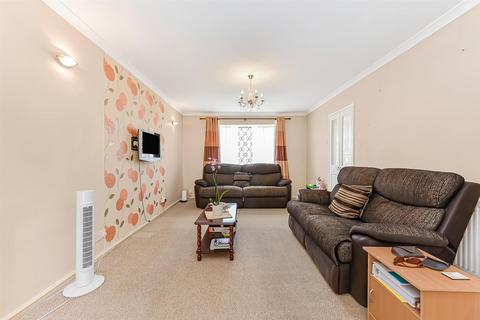 4 bedroom semi-detached house for sale, The Bramblings, Highams Park
