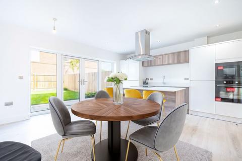 3 bedroom end of terrace house for sale, Roebuck Gardens, Wollaton, NG8