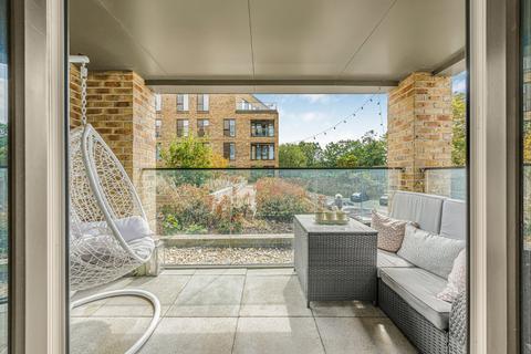 1 bedroom flat for sale, Spitfire Chase, Walton-On-Thames, Surrey, KT12