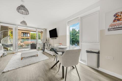 1 bedroom flat for sale, Spitfire Chase, Walton-On-Thames, Surrey, KT12