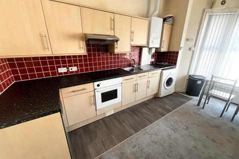 2 bedroom flat to rent, Lansdowne Road, Bournemouth, BH1