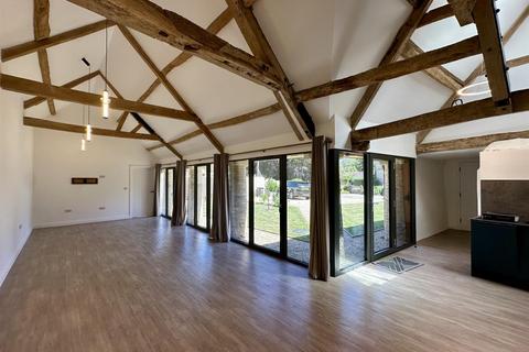 2 bedroom barn conversion to rent, The Farmyard, Grittleton