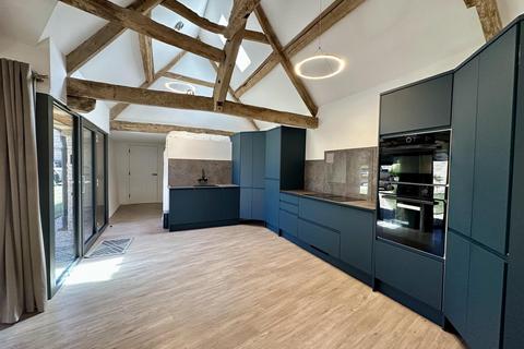 2 bedroom barn conversion to rent, The Farmyard, Grittleton