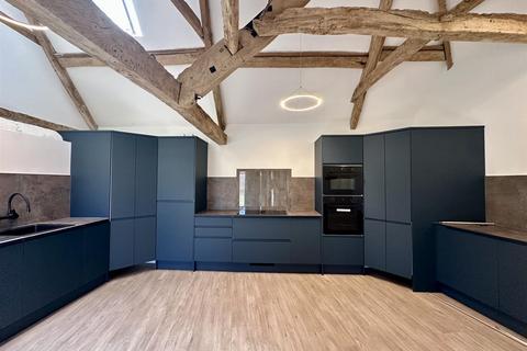 2 bedroom barn conversion to rent, The Farmyard, Grittleton