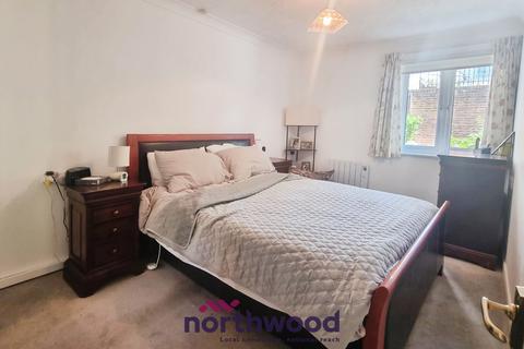 2 bedroom flat for sale, Mowbray Court, Heavitree, Exeter, EX2