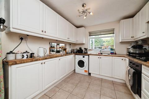 3 bedroom semi-detached house for sale, Sutton Gardens, Sutton-On-Hull, Hull