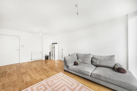 2 bedroom maisonette for sale, Hickman Avenue, London E4
