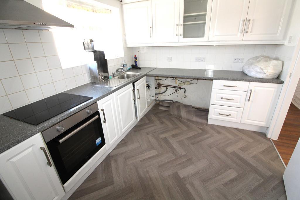 Apartment in Enfield - View 3