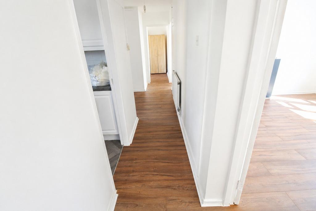 Apartment in Enfield - View 4