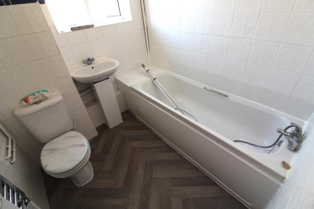 Apartment in Enfield - View 5