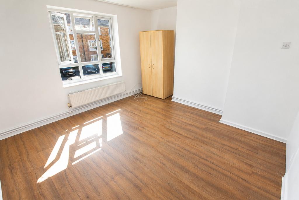 Apartment in Enfield - More