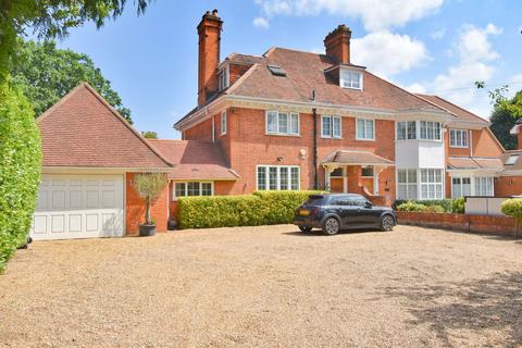 undefined, Westcar Lane, Walton-on-Thames, KT12