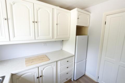 2 bedroom end of terrace house to rent, Mitchell Court, Shortstown