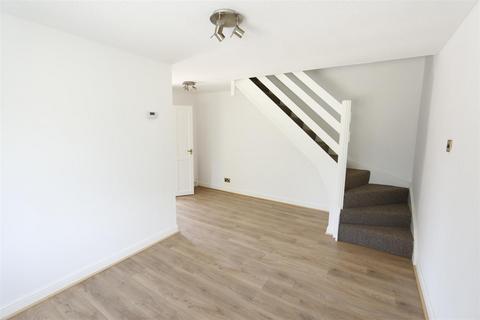 2 bedroom end of terrace house to rent, Mitchell Court, Shortstown