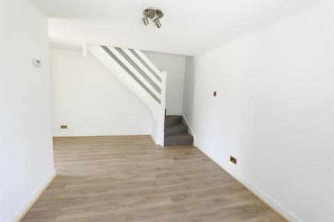 2 bedroom end of terrace house to rent, Mitchell Court, Shortstown