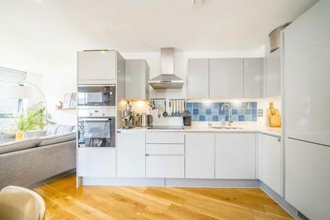 2 bedroom flat for sale, Gunnersbury Lane, London W3