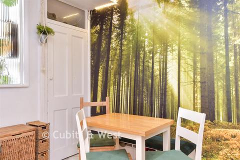 2 bedroom ground floor flat for sale, Crescent Road, Brighton, East Sussex