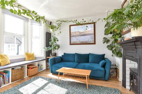 2 bedroom ground floor flat for sale, Crescent Road, Brighton, East Sussex