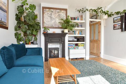 2 bedroom ground floor flat for sale, Crescent Road, Brighton, East Sussex