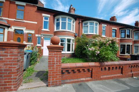3 bedroom terraced house to rent, Leamington Road, Blackpool FY1