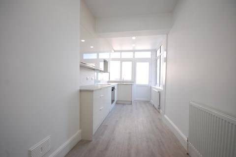 3 bedroom terraced house to rent, Leamington Road, Blackpool FY1