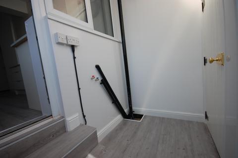 3 bedroom terraced house to rent, Leamington Road, Blackpool FY1