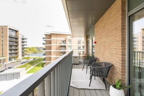 2 bedroom flat for sale, 301 Longwater Avenue, Reading RG2