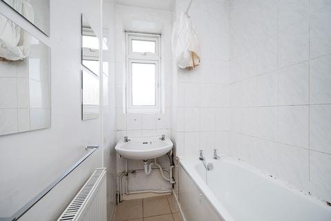 2 bedroom flat to rent, Elderfield Road, E5, Clapton, London, E5