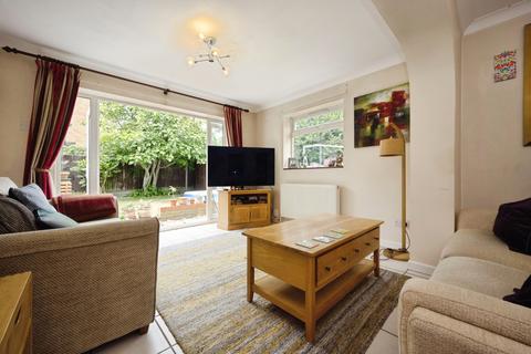 4 bedroom semi-detached house for sale, Bradgate Road, Bedford, Bedfordshire, MK40